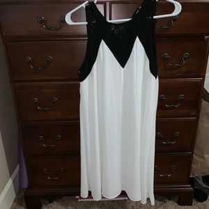 NWOT Francesca’s Black & White Formal Dress